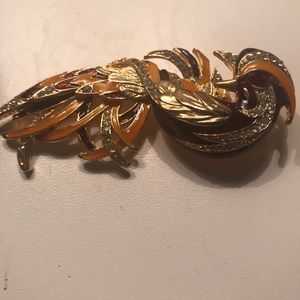 A fashion Brooch bird with Lacquered colors